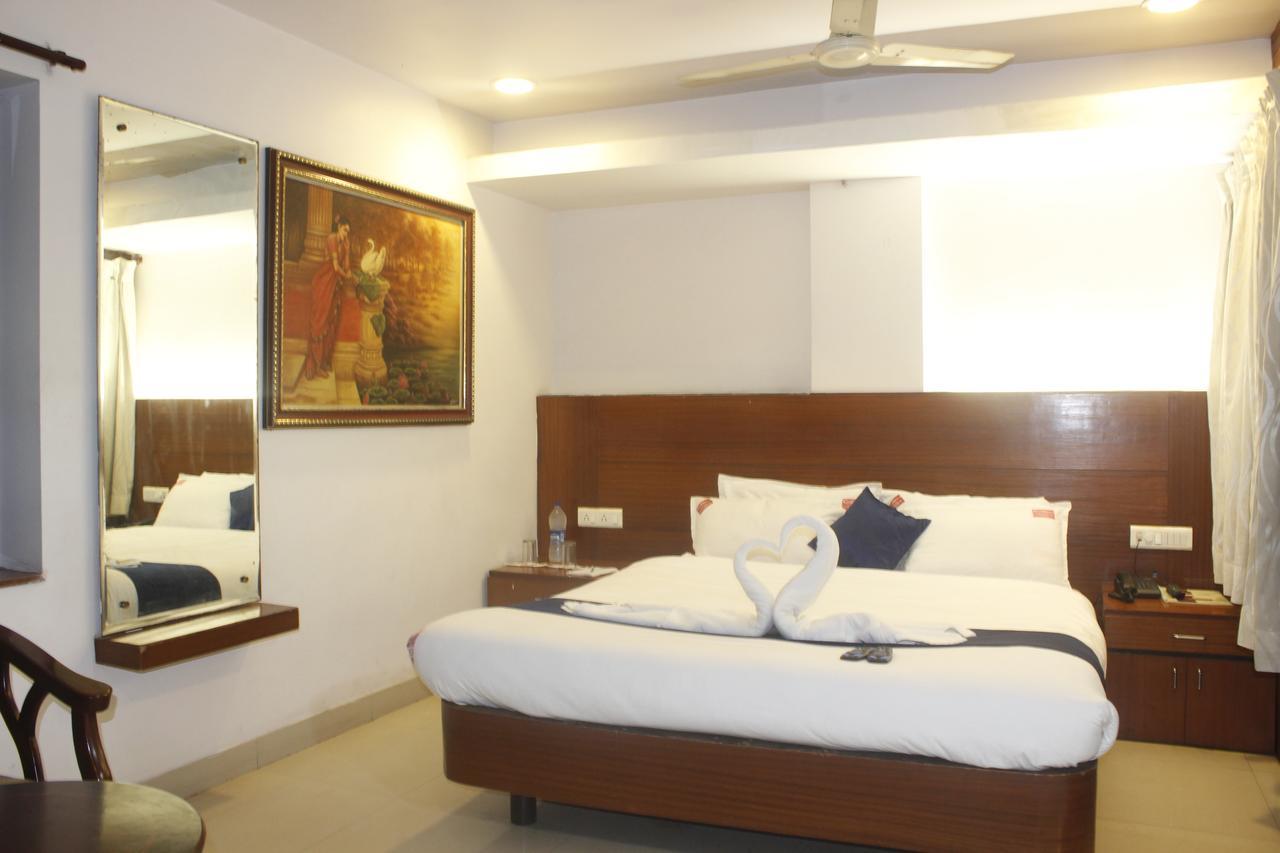 Hotel Chandra'S Visakhapatnam Eksteriør bilde