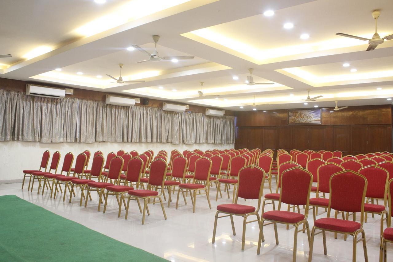 Hotel Chandra'S Visakhapatnam Eksteriør bilde