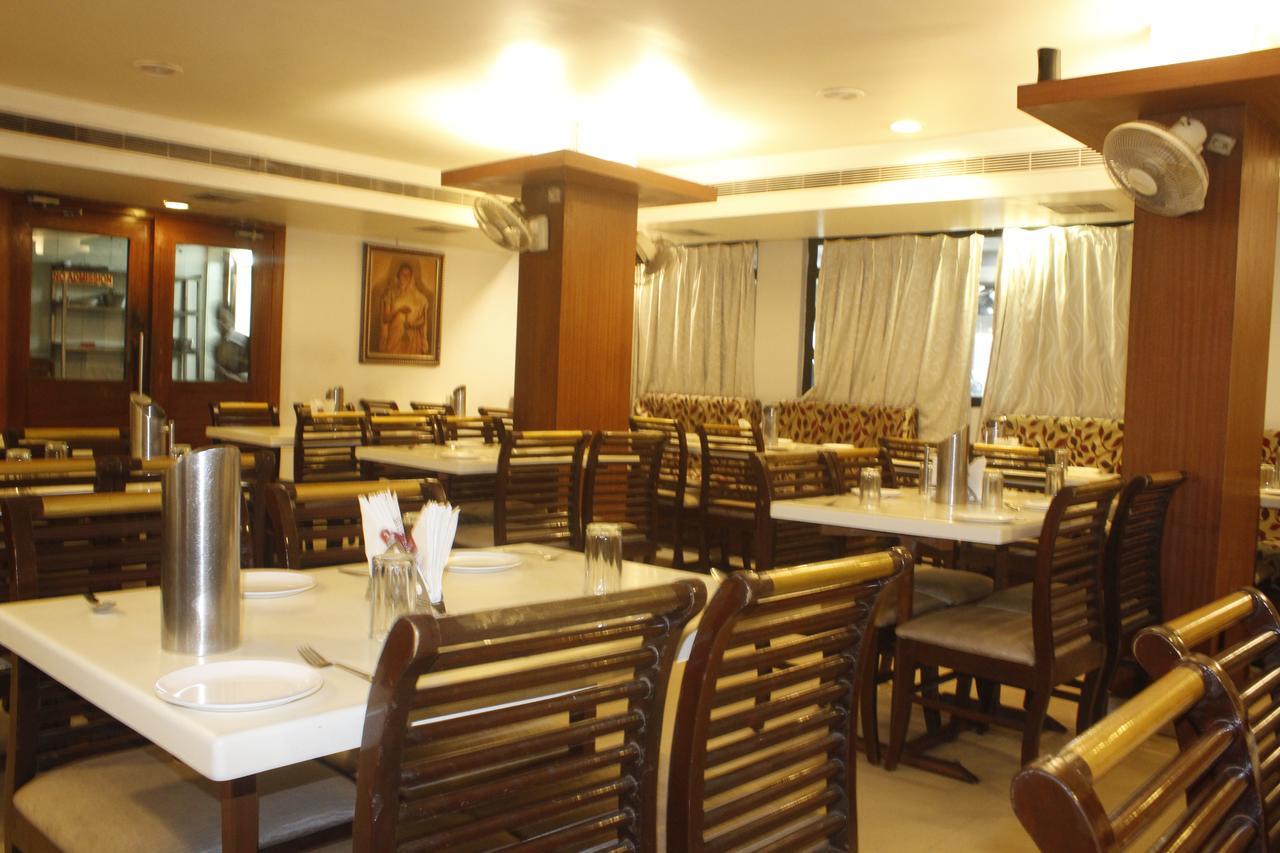 Hotel Chandra'S Visakhapatnam Eksteriør bilde